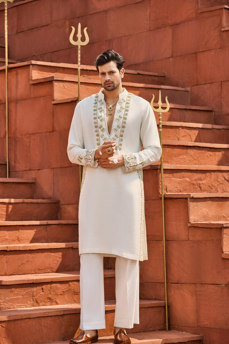 Vibhuti Kurta Set