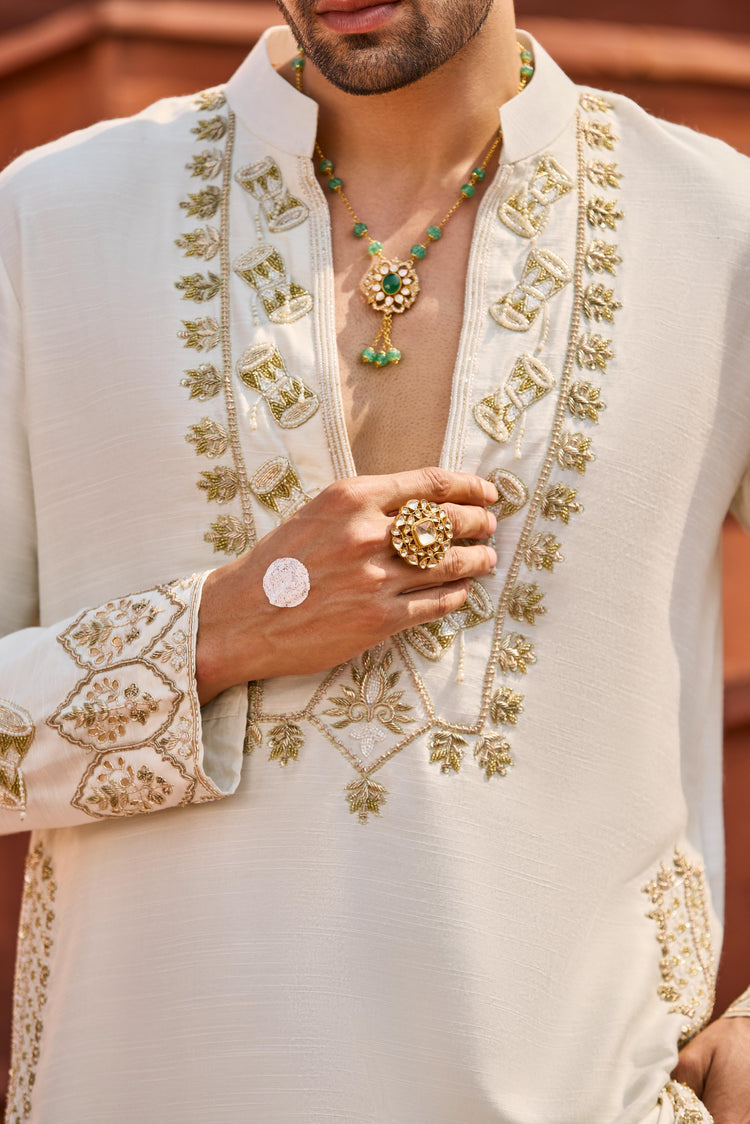 Vibhuti Kurta Set