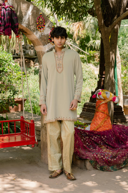 Pista Kurta Set