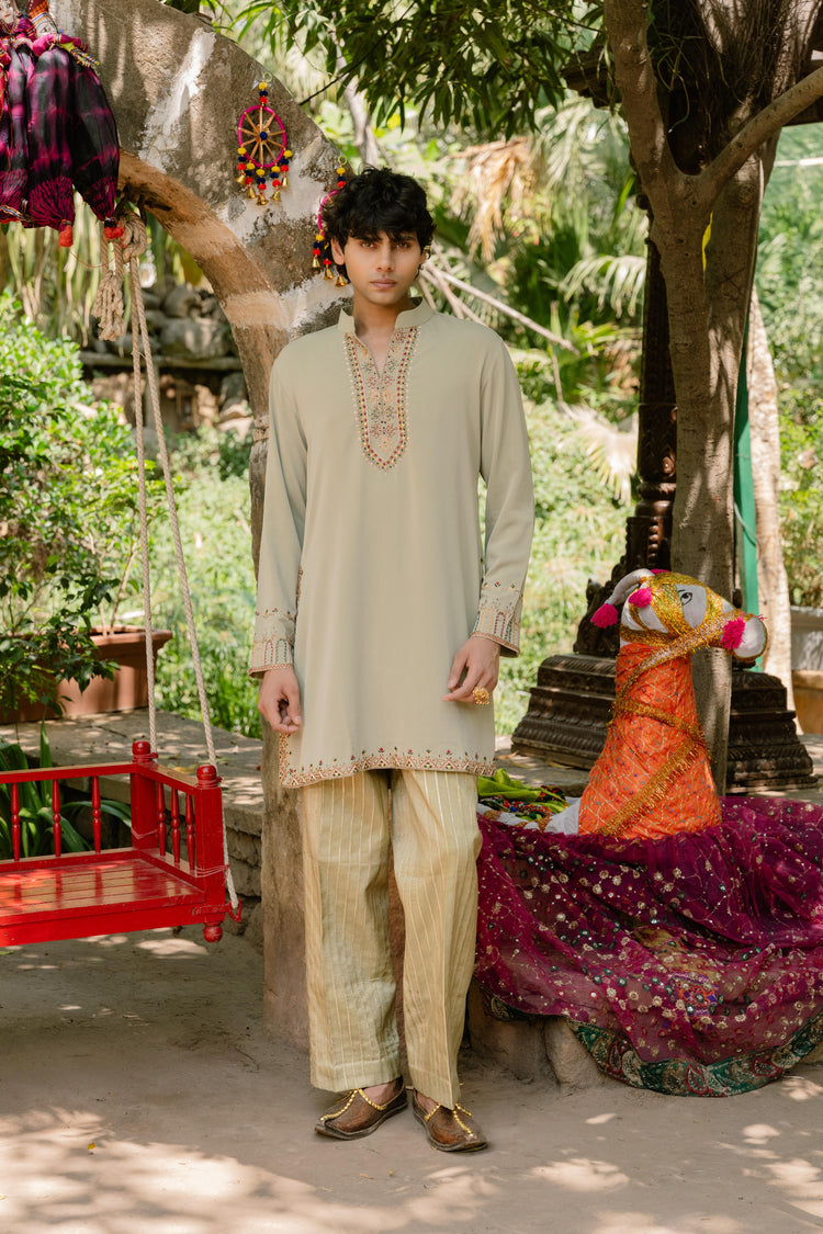 Pista Kurta Set